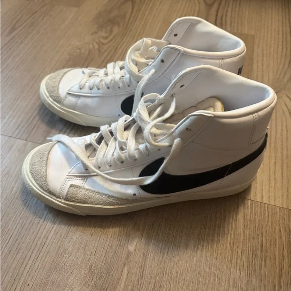 Nike Women’s Blazer Mid 77 - Picture 7 of 8